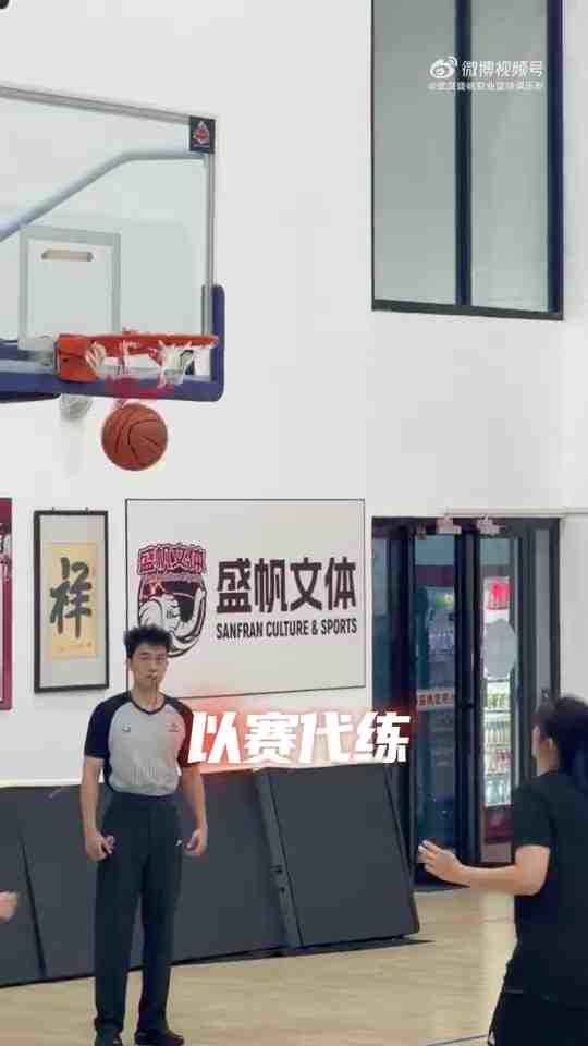 官宣：黄柔甄加盟武汉女篮 积极备战新赛季